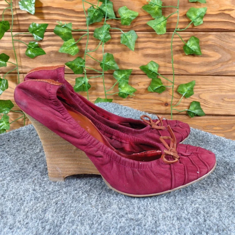 Seychelles burgundy suede